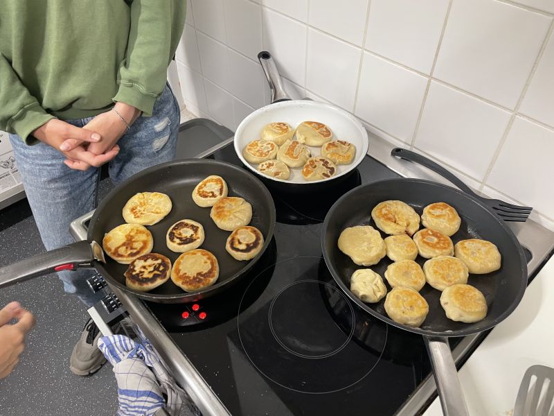 File:Oyaki cooking.jpg